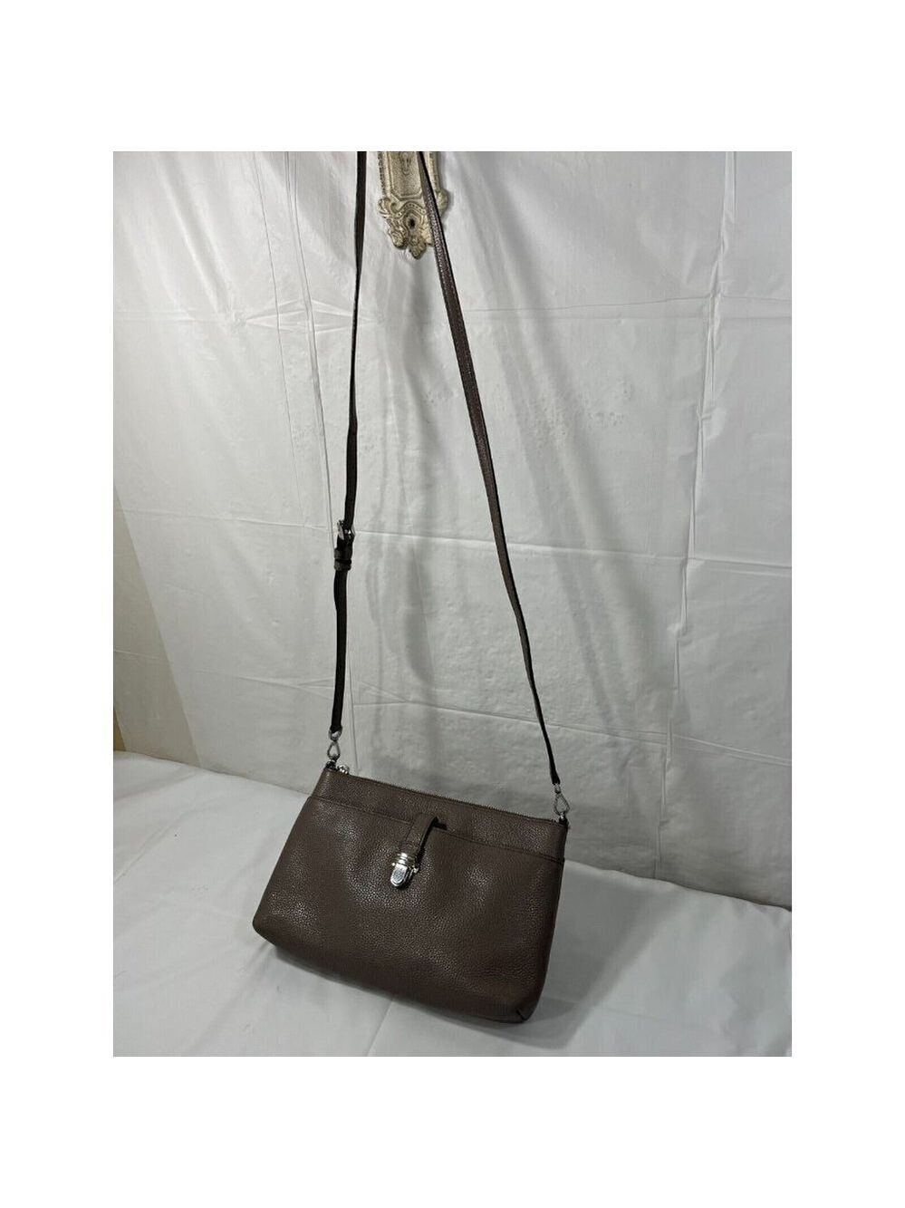 Michael Kors Mercer Large Snap Pocket Crossbody taupe - Picture 14 of 16